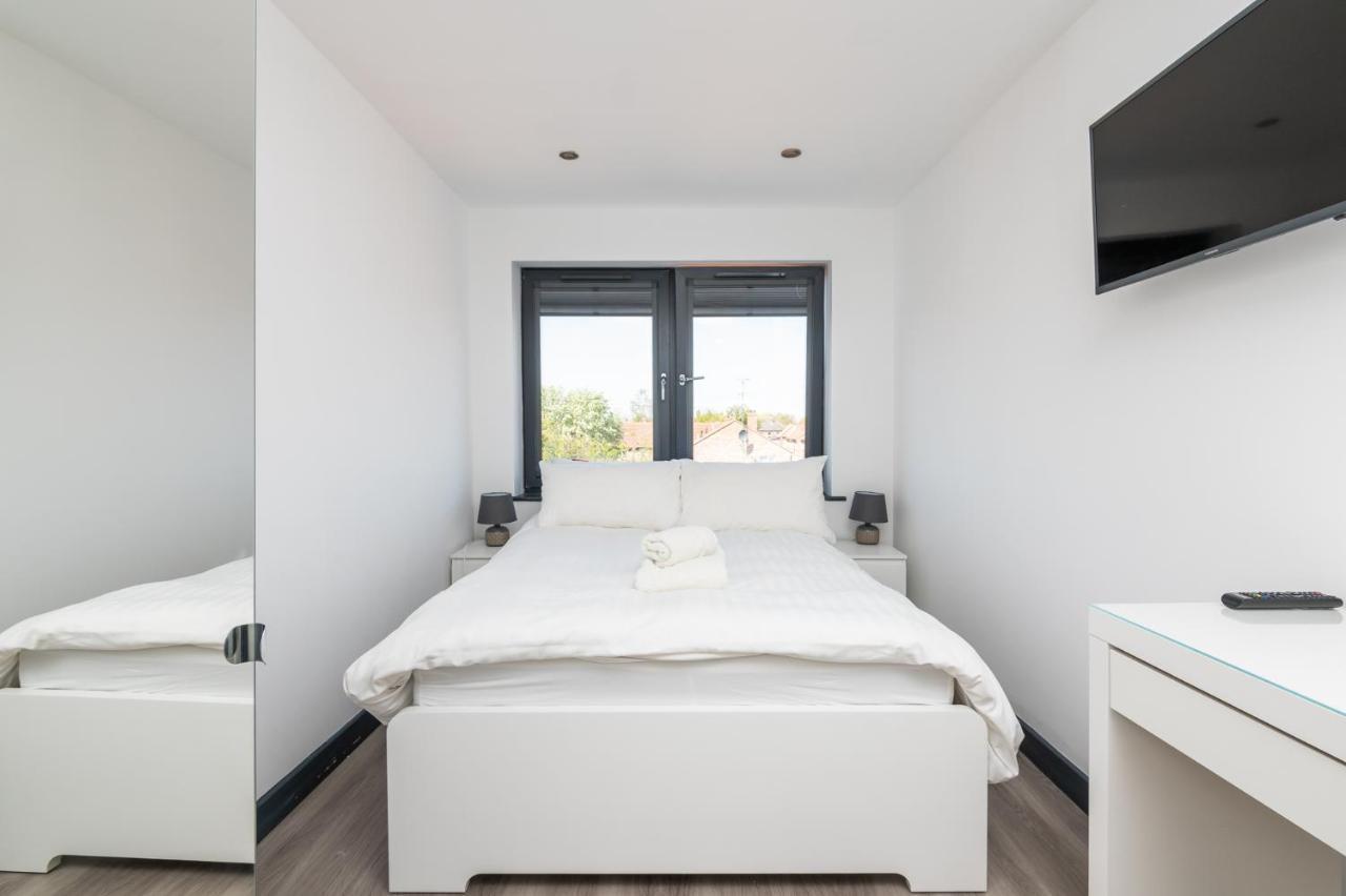 Modern Duplex Apt With 75 Inch Tv I Pass The Keys York Extérieur photo