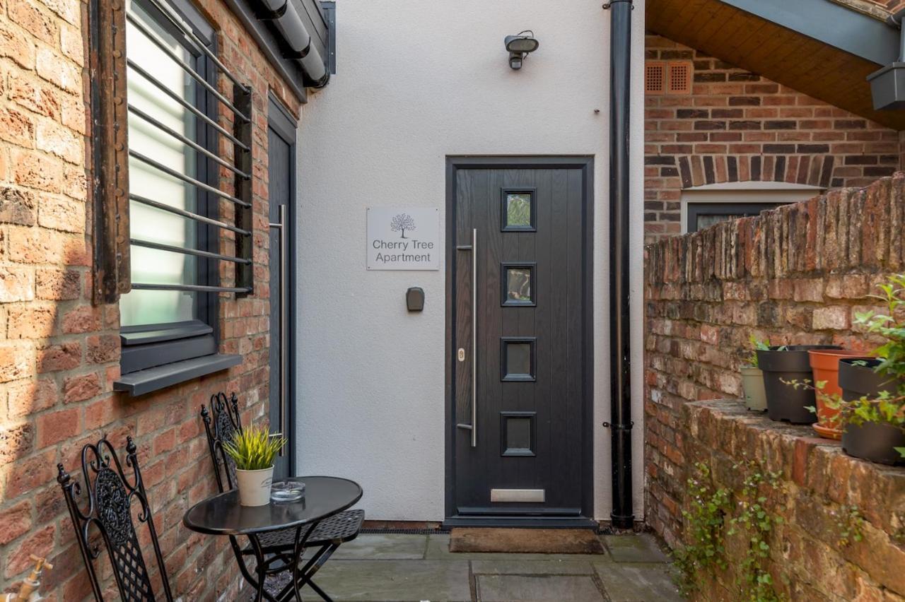 Modern Duplex Apt With 75 Inch Tv I Pass The Keys York Extérieur photo
