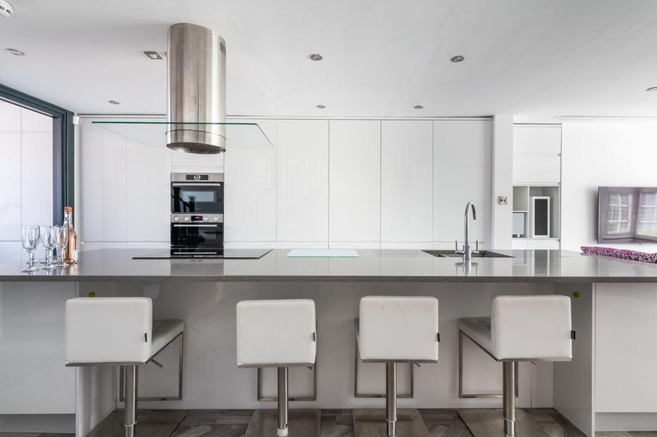 Modern Duplex Apt With 75 Inch Tv I Pass The Keys York Extérieur photo