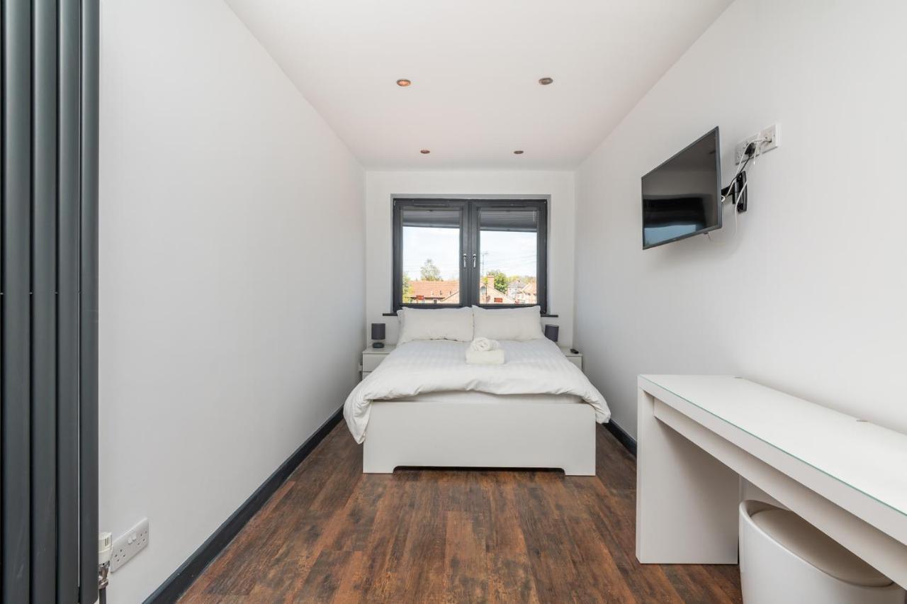 Modern Duplex Apt With 75 Inch Tv I Pass The Keys York Extérieur photo