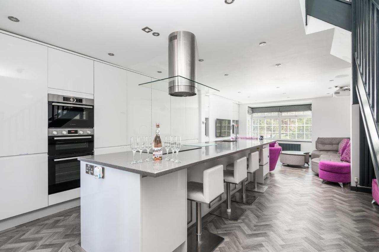 Modern Duplex Apt With 75 Inch Tv I Pass The Keys York Extérieur photo