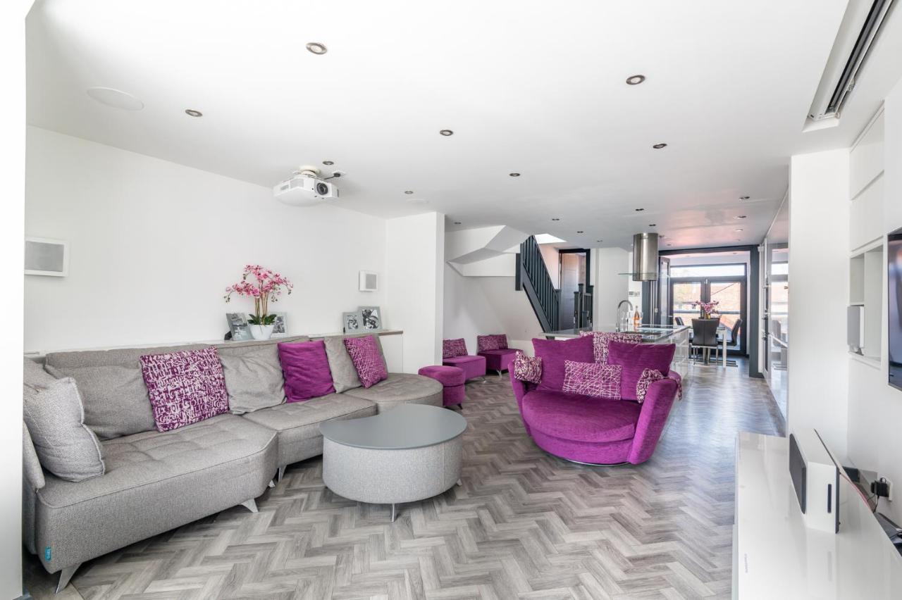 Modern Duplex Apt With 75 Inch Tv I Pass The Keys York Extérieur photo
