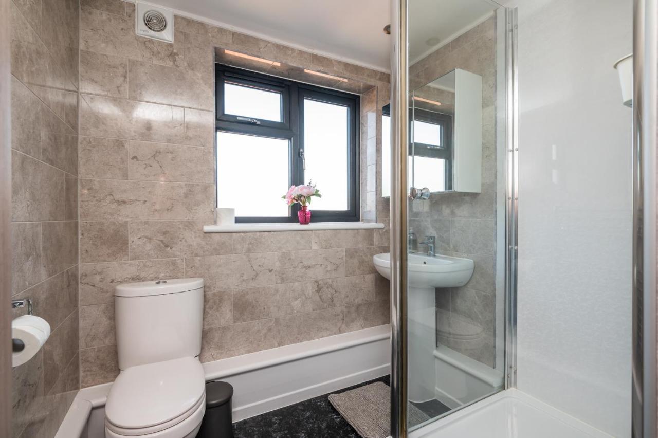 Modern Duplex Apt With 75 Inch Tv I Pass The Keys York Extérieur photo
