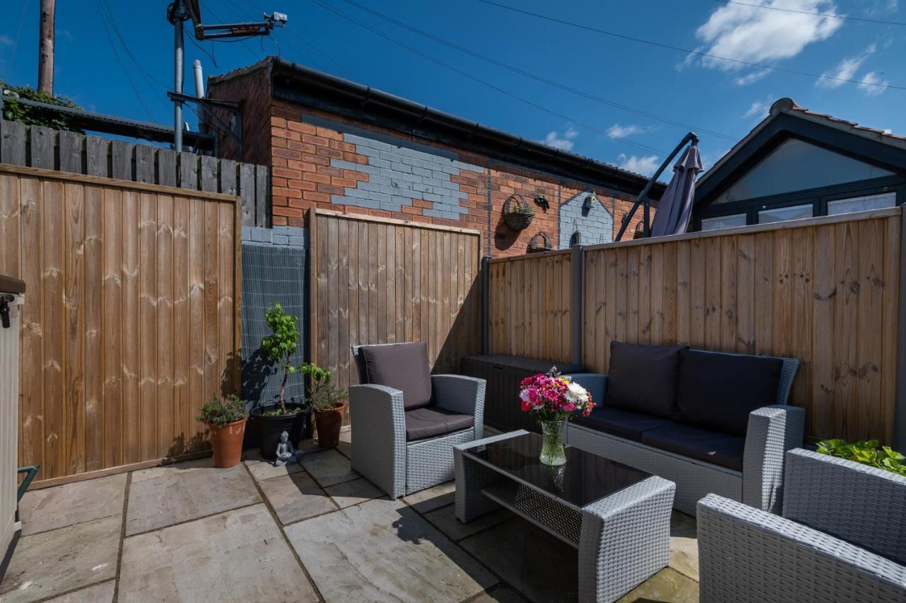 Modern Duplex Apt With 75 Inch Tv I Pass The Keys York Extérieur photo