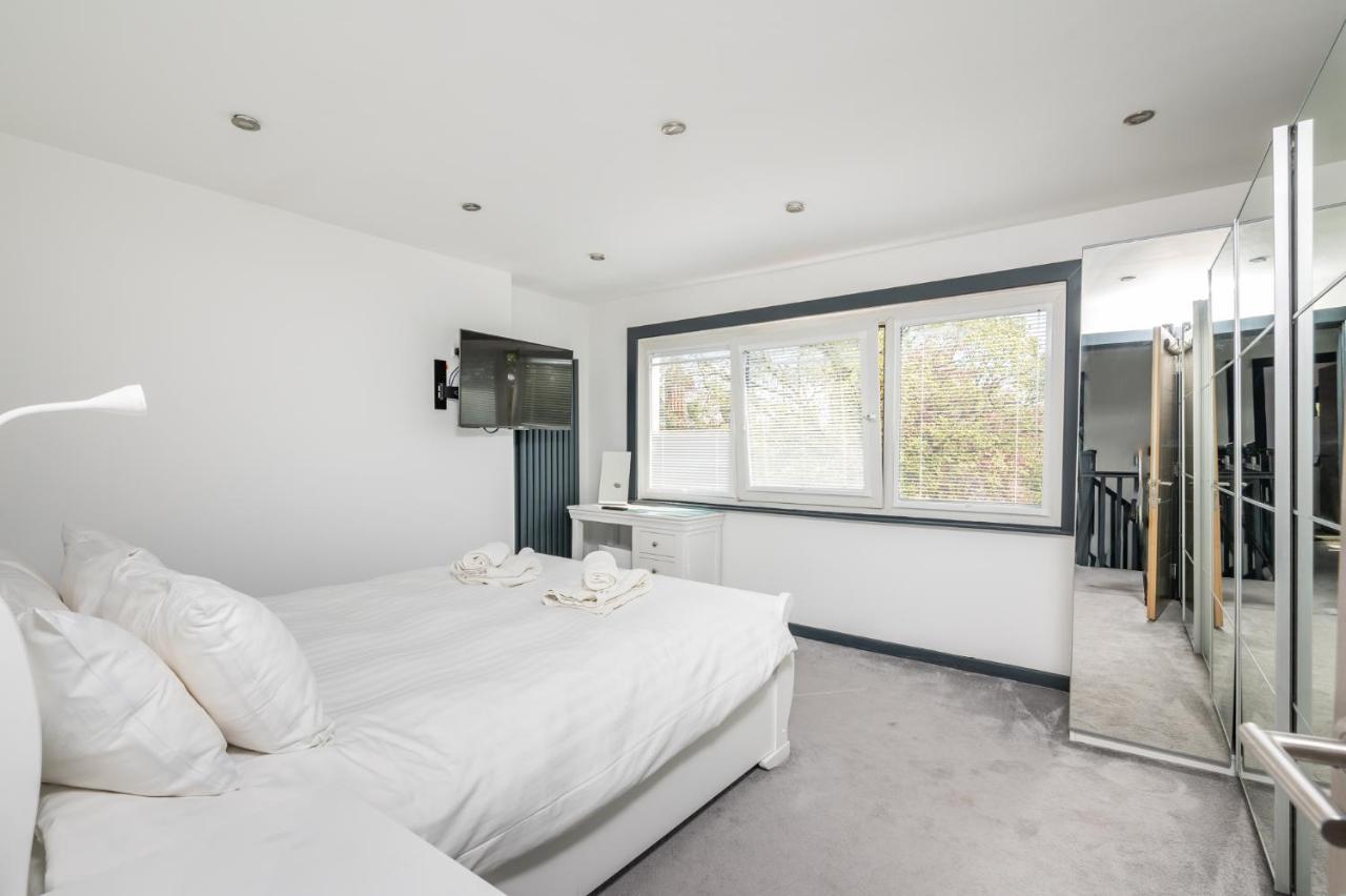Modern Duplex Apt With 75 Inch Tv I Pass The Keys York Extérieur photo
