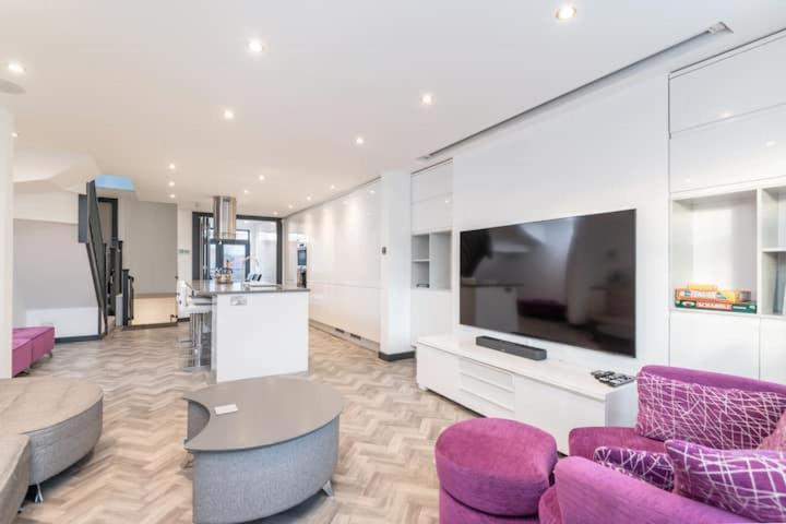 Modern Duplex Apt With 75 Inch Tv I Pass The Keys York Extérieur photo